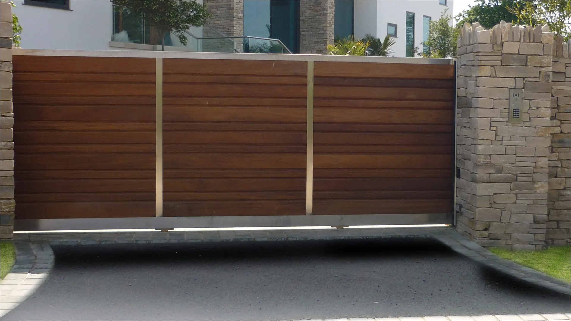 Bespoke Gate Solutions automated wooden and steel gate
