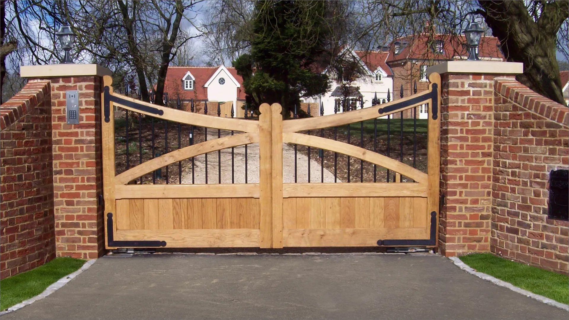 Bespoke Gate Solutions automated wooden gate